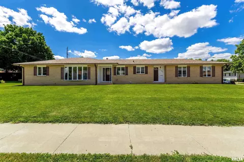 3701 Kennedy Dr, East Moline, IL 61244