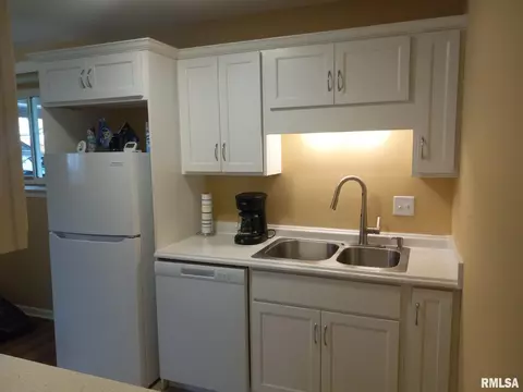 1814 53rd St, Moline, IL 61265 photo 5