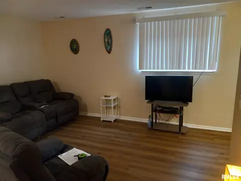 1814 53rd St, Moline, IL 61265 photo 2