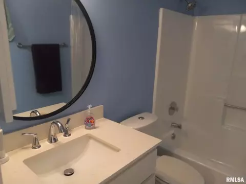 1814 53rd St, Moline, IL 61265 photo 8