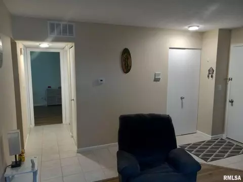 1814 53rd St, Moline, IL 61265 photo 3