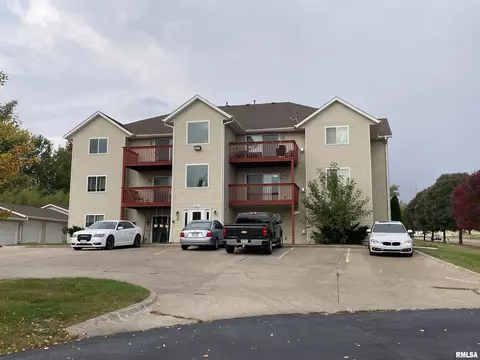 643 E 46th St, Davenport, IA 52806