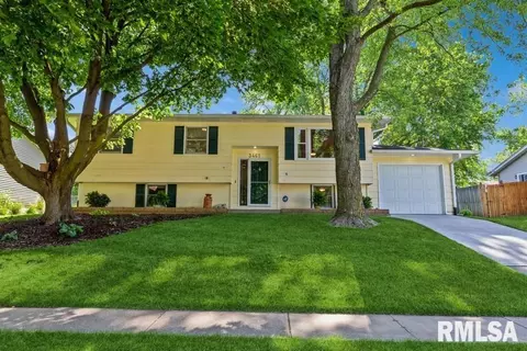 3461 29th St, Bettendorf, IA 52722