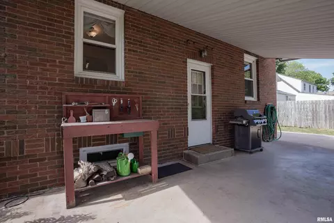 405 E Park St, Geneseo, IL 61254 photo 41