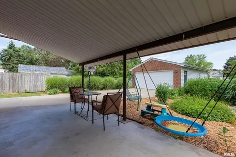 405 E Park St, Geneseo, IL 61254 photo 42