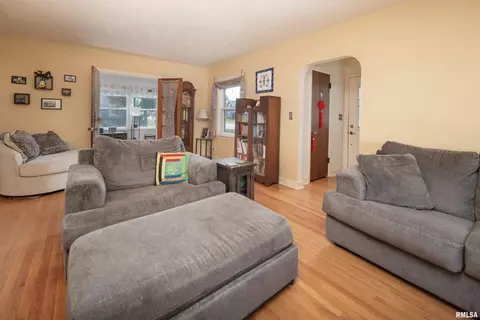 405 E Park St, Geneseo, IL 61254 photo 6