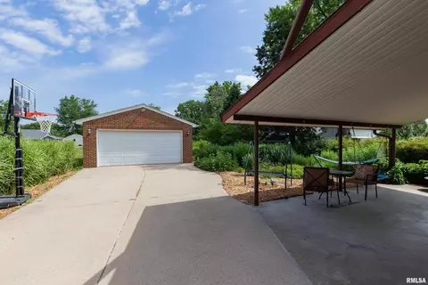 405 E Park St, Geneseo, IL 61254 photo 43