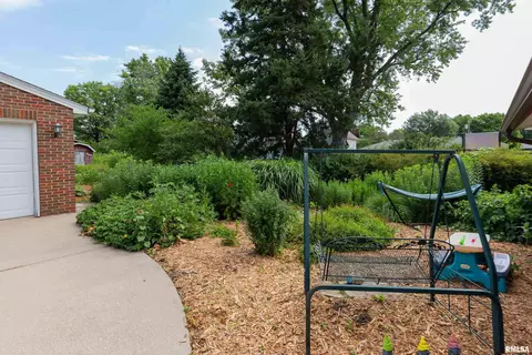 405 E Park St, Geneseo, IL 61254 photo 44