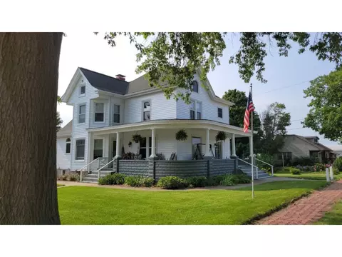 317 N Cottage Grove Ave, Princeville, IL 61559