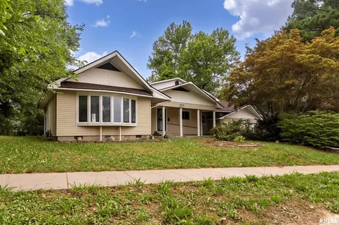 1610 E Saint Louis St, West Frankfort, IL 62896