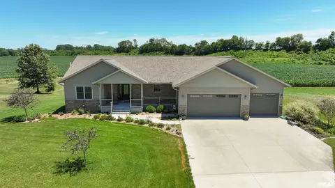 16734 Hunters Ridge Rd, Fulton, IL 61252