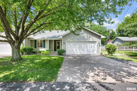 1741 25th Ave, Rock Island, IL 61201