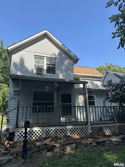 1815 18th Street A, Moline, IL 61265