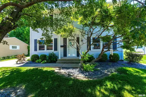 4732 18th Avenue Ct, Moline, IL 61265