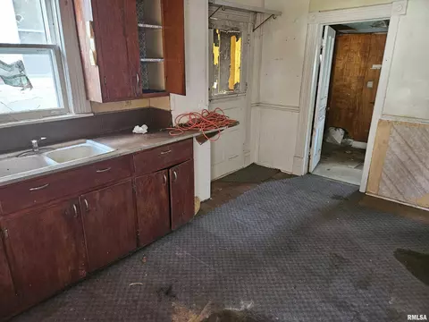 2440 4th Ave, Moline, IL 61265 photo 7
