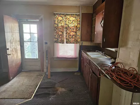 2440 4th Ave, Moline, IL 61265 photo 8