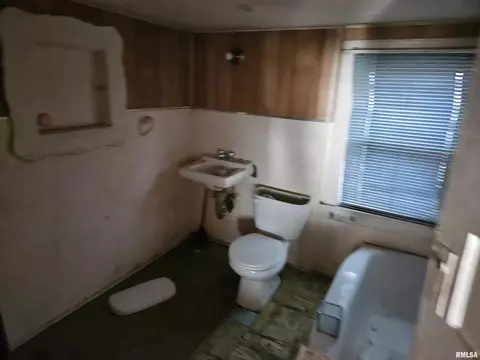 2440 4th Ave, Moline, IL 61265 photo 18