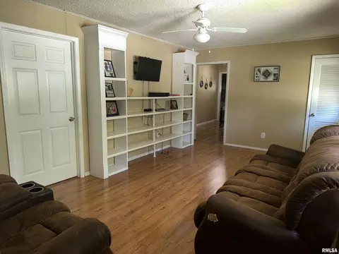 509 Berry St, Freeman Spur, IL 62841 photo 21