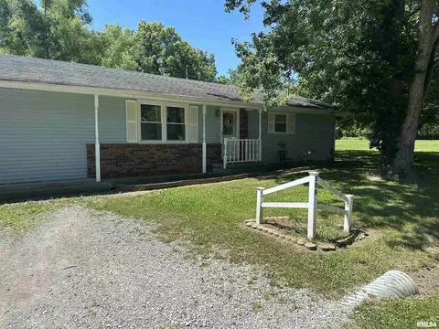 509 Berry St, Freeman Spur, IL 62841 photo 2