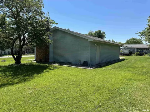 509 Berry St, Freeman Spur, IL 62841 photo 36