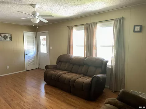 509 Berry St, Freeman Spur, IL 62841 photo 22