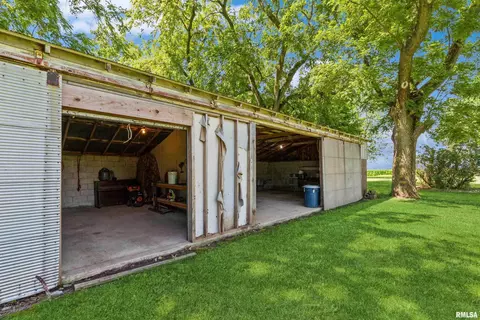 22540 Crosby Rd, Morrison, IL 61270 photo 5