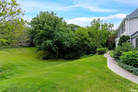 1400 30th St, Moline, IL 61265 photo 9