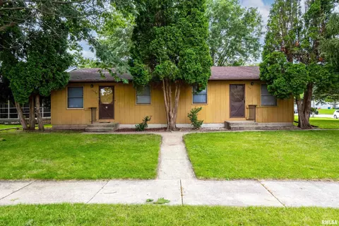 314 318 N 6th St, Eldridge, IA 52748
