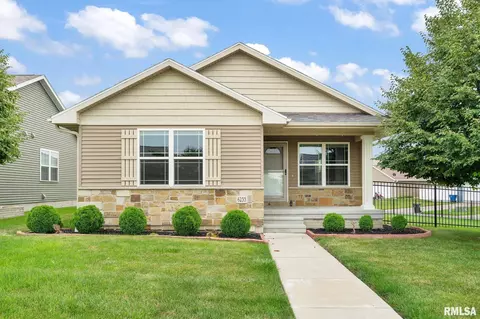 6233 Mississippi Ave, Davenport, IA 52807