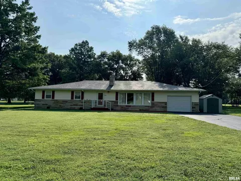 2916 N 12th St, Herrin, IL 62948