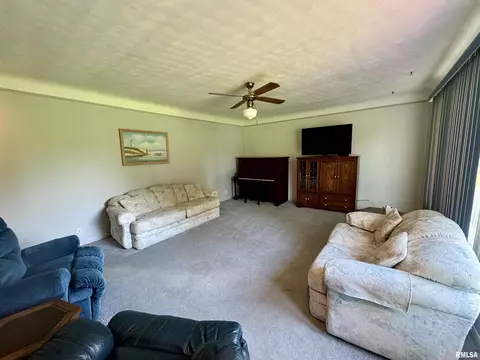 2916 N 12th St, Herrin, IL 62948 photo 5