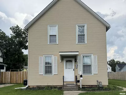 1848 3rd St, Moline, IL 61265