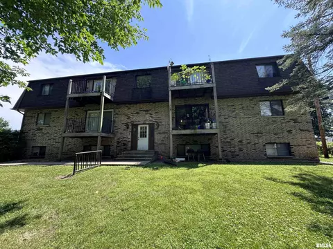 5101 25th Avenue Ct, Moline, IL 61265 photo 4