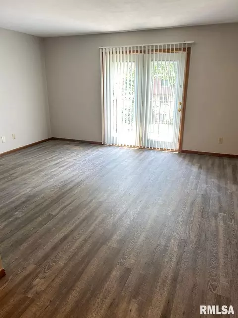 5101 25th Avenue Ct, Moline, IL 61265 photo 10