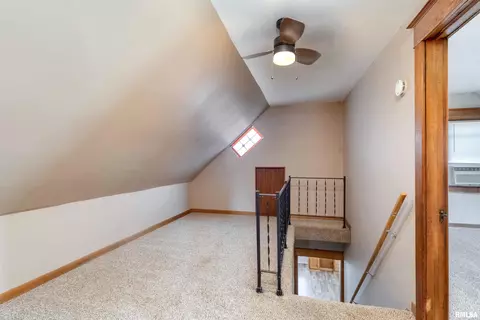 240 45th St, Moline, IL 61265 photo 17