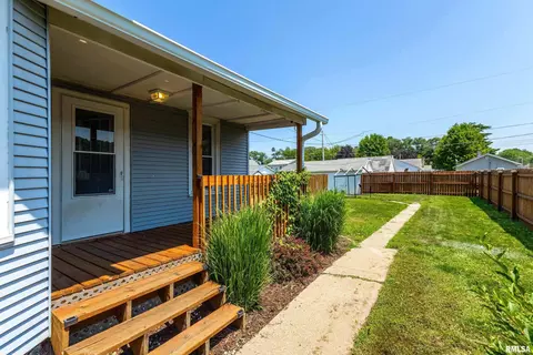 240 45th St, Moline, IL 61265 photo 22