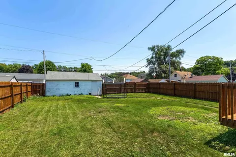 240 45th St, Moline, IL 61265 photo 23