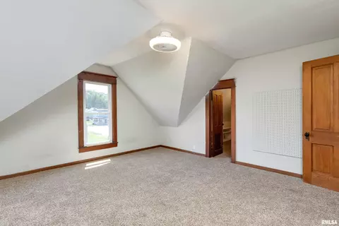 240 45th St, Moline, IL 61265 photo 20