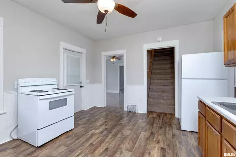 240 45th St, Moline, IL 61265 photo 14