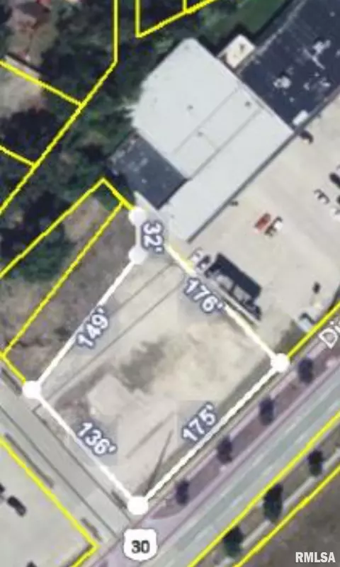 1544 Camanche Ave, Clinton, IA 52732