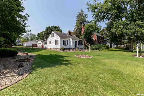 2950 11th Avenue A, Moline, IL 61265