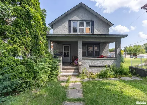 626 8th Ave S, Clinton, IA 52732