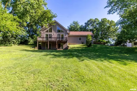 1007 16th Ave N, Clinton, IA 52732