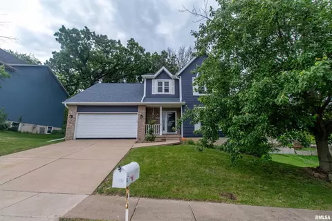 1329 W 51st St, Davenport, IA 52806