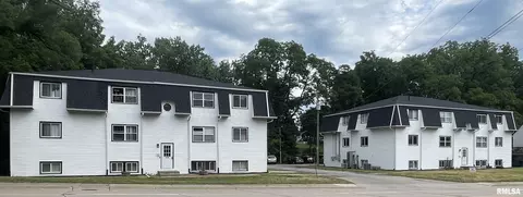 2324 E Locust St, Davenport, IA 52803