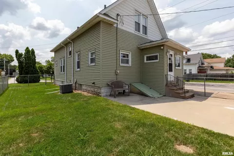 915 4th Ave, Silvis, IL 61282 photo 7