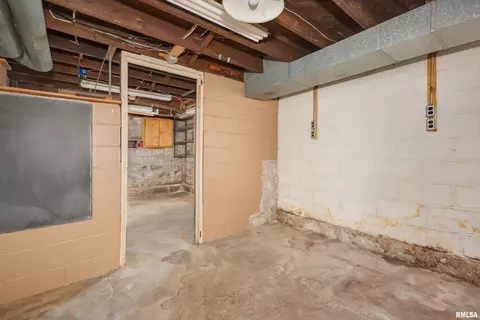915 4th Ave, Silvis, IL 61282 photo 33