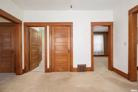 915 4th Ave, Silvis, IL 61282 photo 17