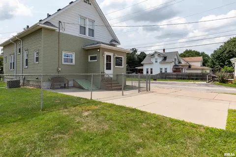 915 4th Ave, Silvis, IL 61282 photo 6