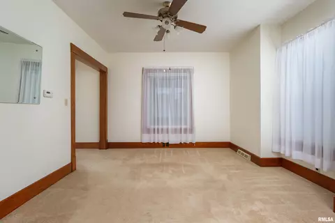 915 4th Ave, Silvis, IL 61282 photo 21